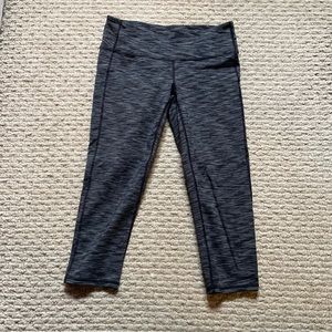 Athelta Capri leggings size S